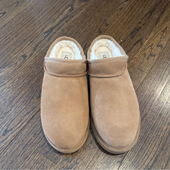 NIB Classic Ugg Slippers! - Picture 3 of 6